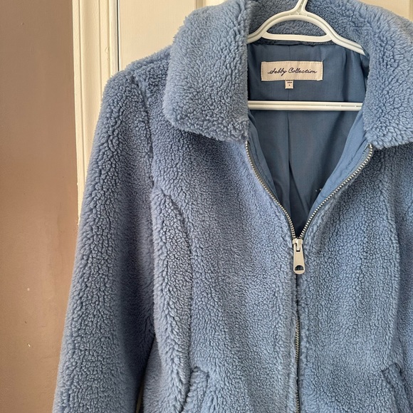 Periwinkle fuzzy jacket size large - Picture 4 of 6